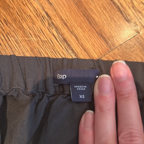 GAP - Picture 2 of 3
